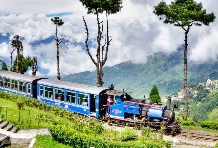 darjeeling train DARJEELING